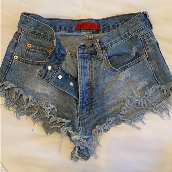 Signature 8 jean shorts - Picture 1 of 3